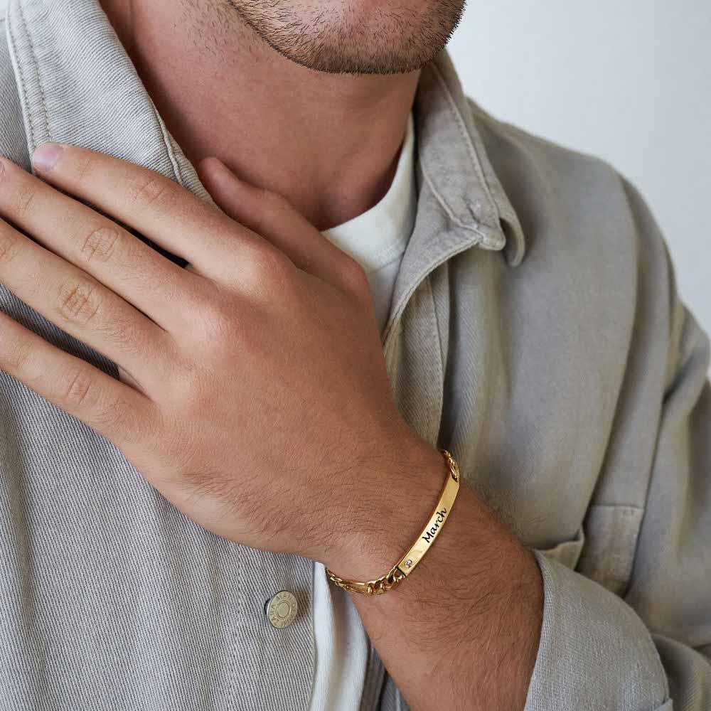 Bar diamond bracelet - Gold Hand View