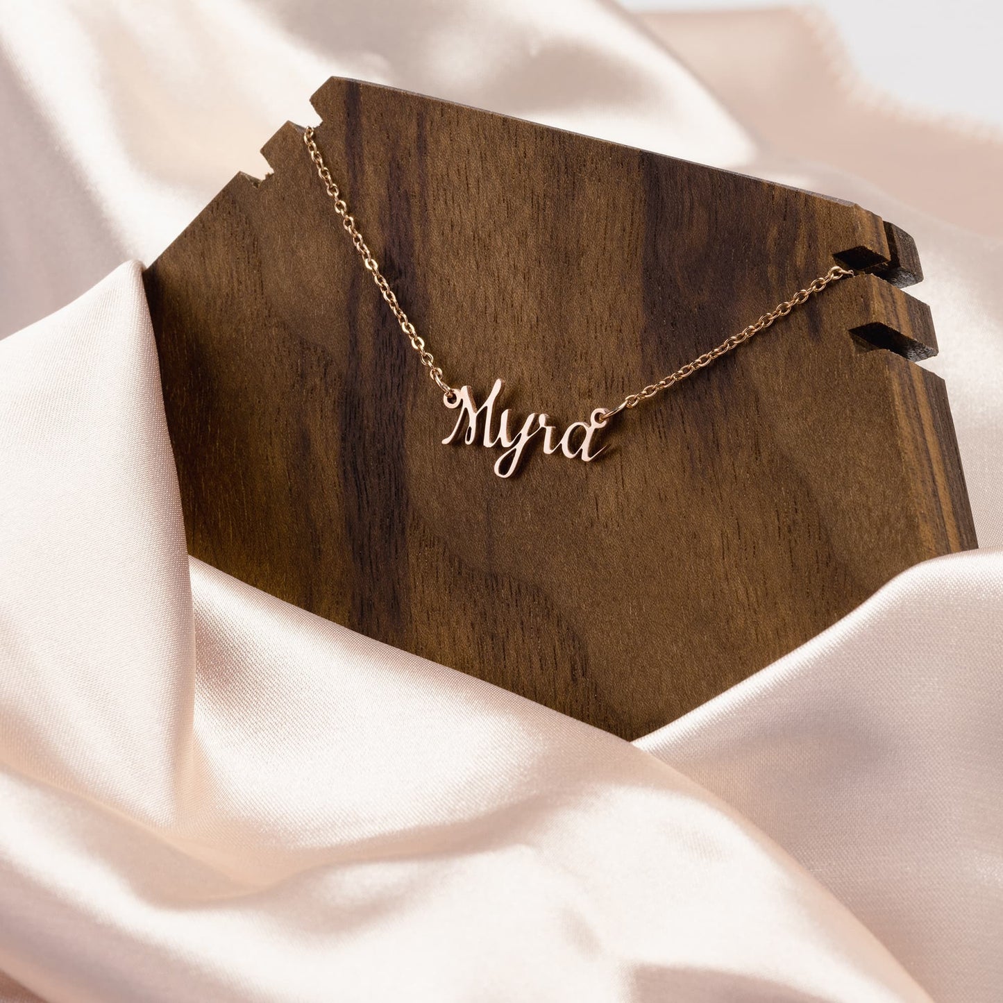 Personalized Cookie Font Name Necklace - Louis Monte