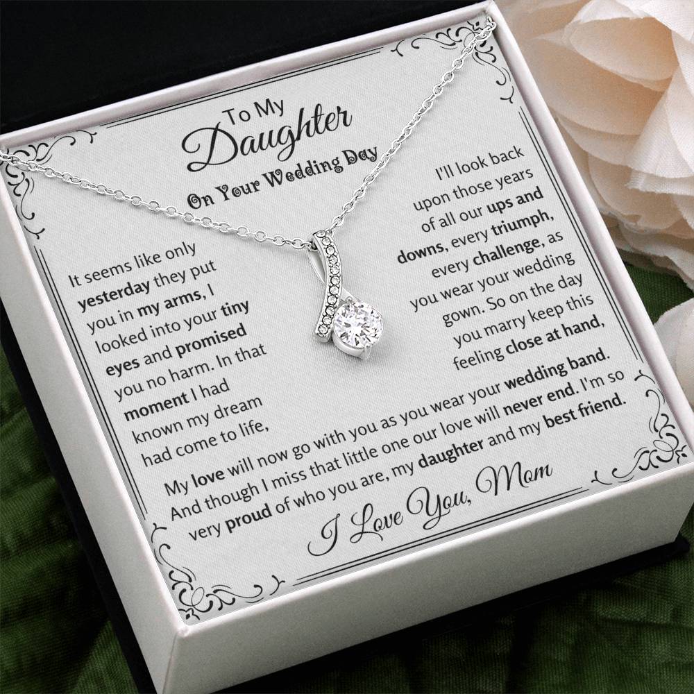 Alluring Beauty Necklace for Daughter's Wedding