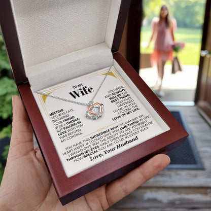 To My Wife Necklace - Romantic Gift for Special Moments & Valentine’s Day - Crown Pendant Necklace